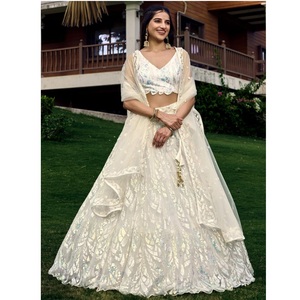 Lehenga choli งานปักลวดลายหนา - Product Image 1