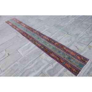 Alfombra Turca de 1.4x11.6 pies, Alfombra Vintage, Alfombra Azul con Diseño de Patchwork - Product Image 2