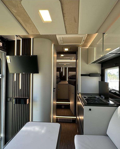 NOUVEAU CAMPING-CAR DE LUXE FAMILIAL MELBOURNE PRESTIGE 2026 Économique Euro 5 pour 4-6 Personnes, Plancher Acrylique Blanc, Charge Utile 11000kg - Product Image 2