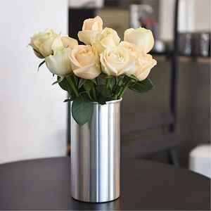 Vase à fleurs en fer brossé moderne en gros pour la décoration de mariage et de la maison, vase de table fait à la main personnalisé et écologique - Product Image 1