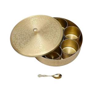 Boîte à épices en cuivre de bonne qualité, design martelé, ensemble pour la cuisine avec cuillère, 7 contenants, 40 ml, boîte à masala pour la cuisine - Product Image 1