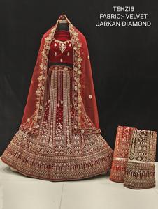 Conjunto Lehenga Choli de terciopelo de lujo de calidad superior Heavy Zari Work Ladies Girls Party Wear incluyendo Dupatta Direct India a juego - Product Image 2