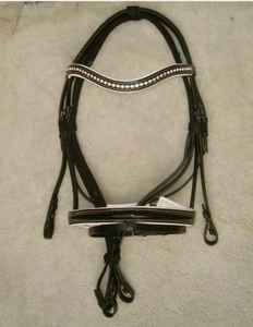 Brida de caballo de lujo de alta calidad hecha de cuero de vaca genuino en diseño atractivo Juego de tachuelas de equipo de equitación ajustable - Product Image 3