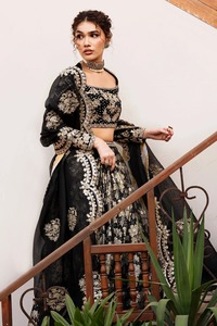 Traje de Boutique Pakistaní Indio para Mujer / Traje de Fiesta y Boda con Lentejuelas Bordadas a Mano, Corte en A, Hasta la Rodilla, Última Colección - Product Image 4