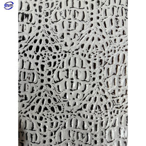 Disponible para pedidos de cuero Gator con estampado de peltre, producto de género de 1 a 22 pies cuadrados. - Product Image 2