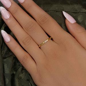 Anillo de boda de oro sólido de 14K con diamante cultivado en laboratorio Esmeralda VVS certificado IGI de estilo minimalista, joyería fina de gama alta para mujer - Product Image 6