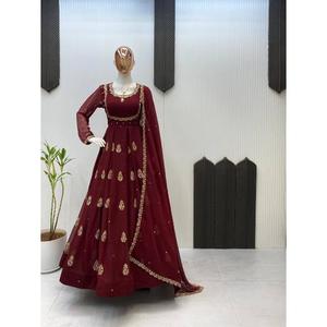 Salwar Kameez exclusif en deux pièces avec dupatta en broderie de sequins, géorgette réversible pour les occasions de fête - Product Image 1