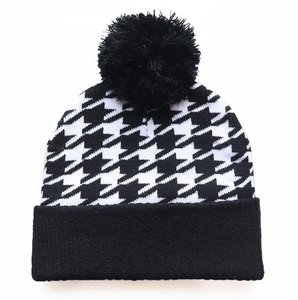 Casquette de hockey sur glace légère en acrylique 100% personnalisée, bonnet d'hiver décontracté, broderie élégante, motif de lettres tricotées, temps froid, unisexe - Product Image 3