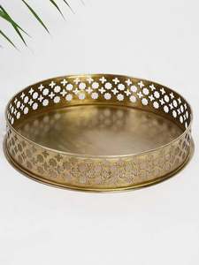 Plateau en aluminium doré rond fait main stockage de parfum vanité Pooja cadeaux de mariage plateaux en métal au prix de gros - Product Image 6