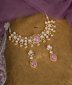 Conjunto de Collar y Aretes de Diseño de Alta Calidad con Piedras de Moissanita Chapadas en Oro, Colección para Bodas - Product Image 3