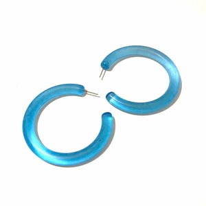 Dernier modèle de boucles d'oreilles en résine époxy pour femmes, styles tendance, boucles d'oreilles magnifiques, bijoux de mode, qualité solide, boucles d'oreilles faites à la main - Product Image 3