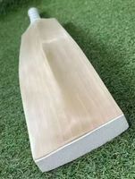 Batte de cricket CHROMA Hardball de qualité supérieure en saule anglais/kashmir, légère, options personnalisables pour les clubs professionnels