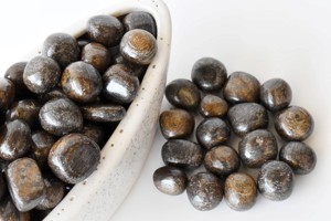 Decoración Navideña, Piedra de Bronzita de Alta Calidad de Color Marrón, 1 kg de Piedras Pulidas, Feng Shui, Origen India - Product Image 5