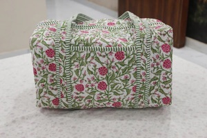 Bolso de Hombro de Algodón Acolchado con Estampado Indio, Bolso de Mano Floral Rosa y Verde Hecho a Mano, Bolso de Compras Grande Reversible de Algodón - Product Image 3