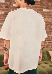 เสื้อยืดผู้ชายทรงเข้ารูปผ้าฝ้าย100% หนาพิมพ์ลายโลโก้ออกแบบได้ตามต้องการ - Product Image 6