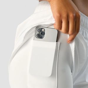 Short de course confortable pour femme 2-en-1 Design double couche avec compression intérieure Idéal pour les entraînements de haute intensité - Product Image 3