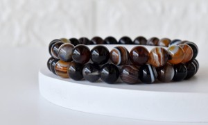 Beautiful Design Classic Romantic Heart Shape Meditation <b>Healing</b> Black Sulemani Agate Beaded Round Gemstone Anniversary <b>Bracelet</b> - Product Image 5