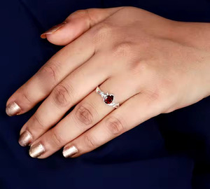 ของขวัญวันครบรอบการหมั้นของผู้หญิงของขวัญวันครบรอบปีที่925เงินสเตอริ่งลูกแพร์หินสีแดงสำหรับงานแต่งงานงานเลี้ยงโอกาสอื่นๆ - Product Image 4