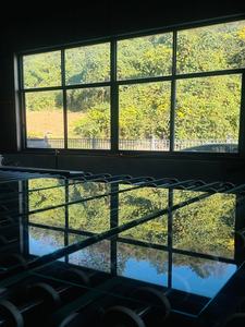 กระจกนิรภัยแบบแบนเคลือบผิว Ultra White ขนาด 10 มม. 12 มม. สำหรับตกแต่งผนังครัวและผนังม่านในพิพิธภัณฑ์ - Product Image 3