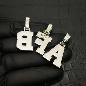 Joli pendentif lettre alphabétique personnalisé en or blanc 10Kt orné de diamants ronds taille brillant VVs clarté cultivés en laboratoire - Product Image 5