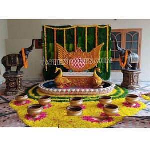 Decoración para Ceremonia Pithi de Bodas del Sur de la India, Accesorios Modernos de Fibra de Vidrio Duraderos para Decoración Interior de Haldi, Mangal Snanam - Product Image 1