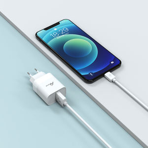 Blanco 15W 3A USB + Cable IP TC-195-IP Micro-USB con rotación de 180 grados Carga rápida para embalaje de caja de transferencia de datos - Product Image 2