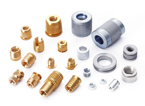 Inserts en laiton de haute qualité pour composants en plastique fabriqués avec tournage CNC - Product Image 2