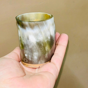 Véritable corne de boeuf petits verres à whisky faits à la main classique Viking Western Design alimentaire sûr et étanche pour la bière et le vin - Product Image 2