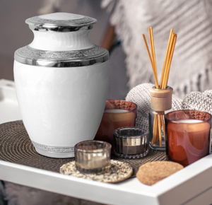 Urnes métalliques exquises pour le stockage des cendres d'adultes, urnes décoratives, grandes urnes funéraires pour les cérémonies commémoratives, vente chaude - Product Image 5