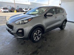 Kia Sportage LX V4 2.4L FWD 2020 Usado en Buen Estado - Product Image 2