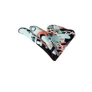 Cuadrado de bolsillo con diseño estampado de espina de pescado negro sobre café verde - Product Image 1
