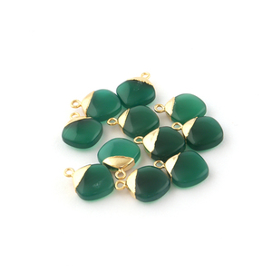 Breloque simple faite à la main pour la fabrication de bijoux connecteur de pendentif coussin en onyx vert lisse poli plaqué or en laiton - Product Image 1