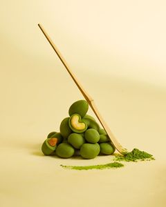 Ventes chaudes, livraison rapide, excellente qualité, dragées au chocolat pures, OEM/ODM HALAL, 150 g, amandes enrobées de matcha, noix de cajou, meilleur prix - Product Image 3