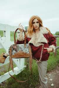 Bolsa de Viaje de Cuero Marrón Hecha a Mano de Alta Calidad Estilo Rodeo Internacional Occidental con Cierre de Cremallera Estilo Vintage Correa Única 1-1.9L - Product Image 3