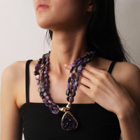 Collier pendentif en améthyste violette naturelle avec perles de charoïte, fabrication OEM ODM directe d'usine, logo personnalisé, pour les boutiques de bijoux de marque.