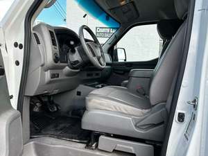 ใช้แล้ว lhd/rhd 2020นิสสันนิสสันวี2500ขนส่งสินค้า - Product Image 4