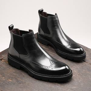 Chaussures brogues en daim souple avec bords perforés et semelle légère, chaussures décontractées pour hommes, chaussures tendance - Product Image 1