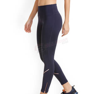 Leggings ajustados de yoga con estampado elegante para mujer con diseño de cintura en V Pantalones de entrenamiento de cintura media para forma curva - Product Image 3