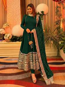 Traje Anarkali Tradicional con Bordado Intrincado para Bodas y Fiestas - Product Image 2