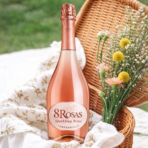 8 Rosas - Vino Rosso Senza Alcol |   100% Tempranillo 0,0% ABV |   Vino Spagnolo Senza Alcol 750ml - Product Image 2