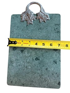 Tabla de Cortar de Mármol Verde de Lujo con Diseño Tubular y Mango de Metal Plateado para Cocina, Mesa de Comedor y Recepciones, Procedente de la India - Product Image 5