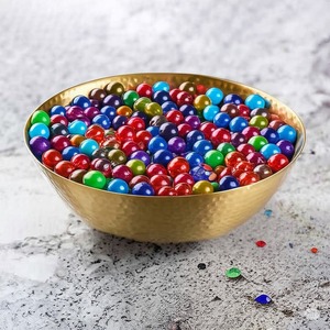 Plateau de service décoratif en métal fini or qui combine style et utilité, parfait pour les bonbons de fête et les chocolats gastronomiques - Product Image 3