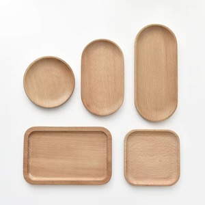 Bandejas de madera multiusos en varias formas y tamaños perfectas para uso doméstico de mesa y exhibición decorativa - Product Image 1