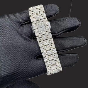 Montre-bracelet mécanique automatique Miyota de luxe, clarté VVS, cadran noir personnalisé, moissanite blanche, faite à la main, passe le test du diamant - Product Image 3