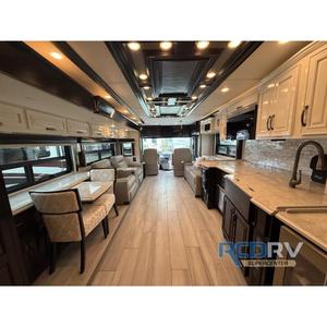 Nouveau camping-car Newmar Dutch Star 4325 2026 avec réservoir d'eau potable de 105 gallons et lave-linge/sèche-linge - Product Image 5