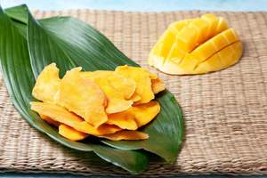 Coucher de soleil tropical Golden Mango Chewy Snack-Délice de fruits exotiques sucrés du Vietnam - Product Image 6