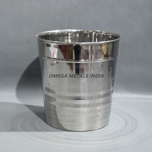 Shaker à cocktails doré abordable avec décor élégant, refroidisseur à vin parfait pour une utilisation en intérieur et en extérieur, y compris la randonnée et le camping - Product Image 4