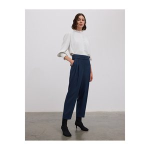 Pantalones de corte zanahoria con pliegues dobles y mezcla de viscosa antiarrugas, color índigo marrón - Product Image 3