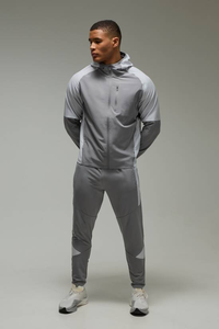 Ensemble de survêtement sportif pour homme personnalisé avec fermeture éclair, de haute qualité, ourlet ajustable, 2 pièces, streetwear décontracté, respirant, en polyester - Product Image 4