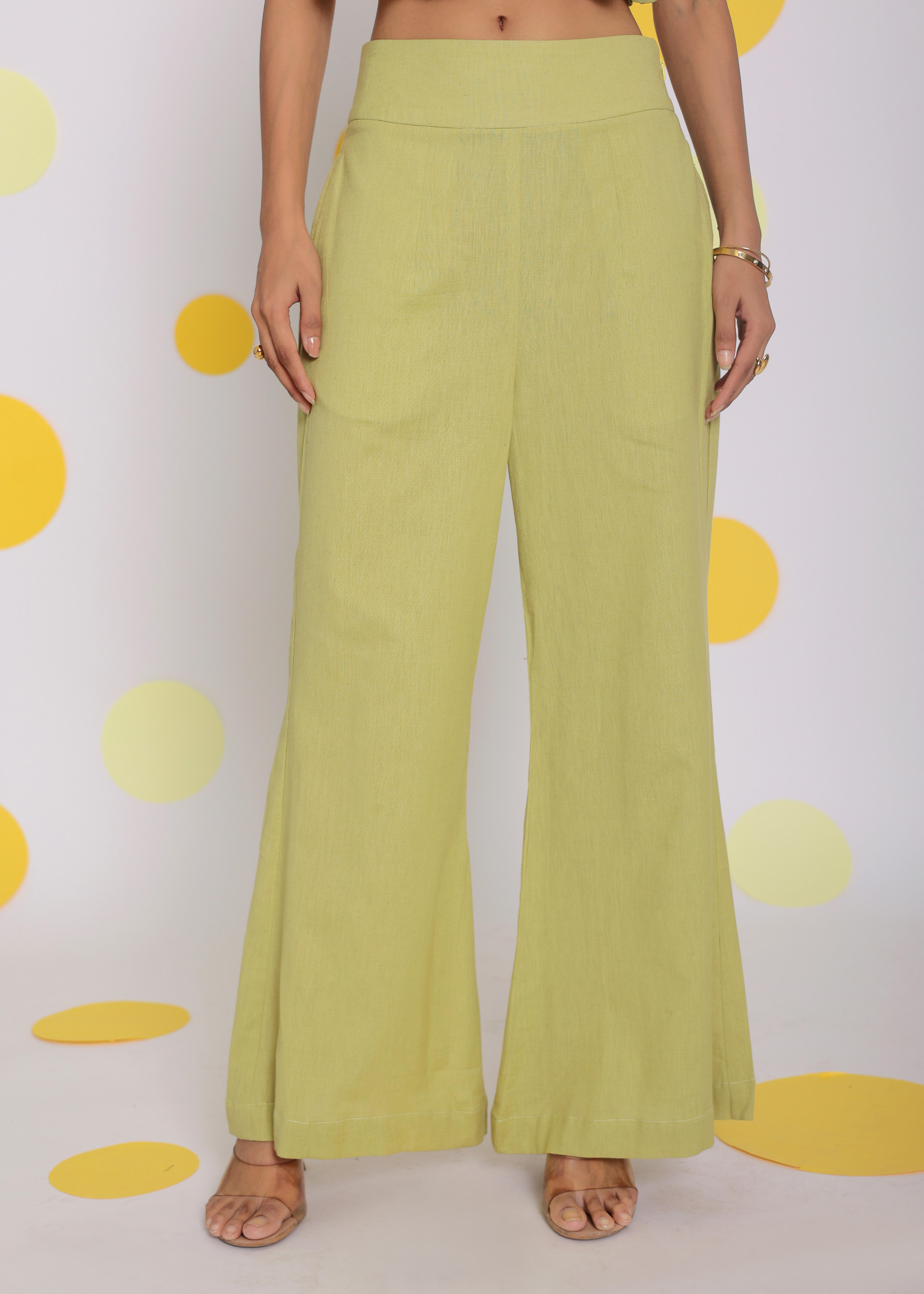 สีเขียวอ่อน